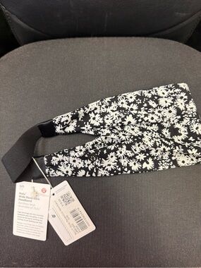 lululemon athletica Black & White Floral Wide Reversible Headband